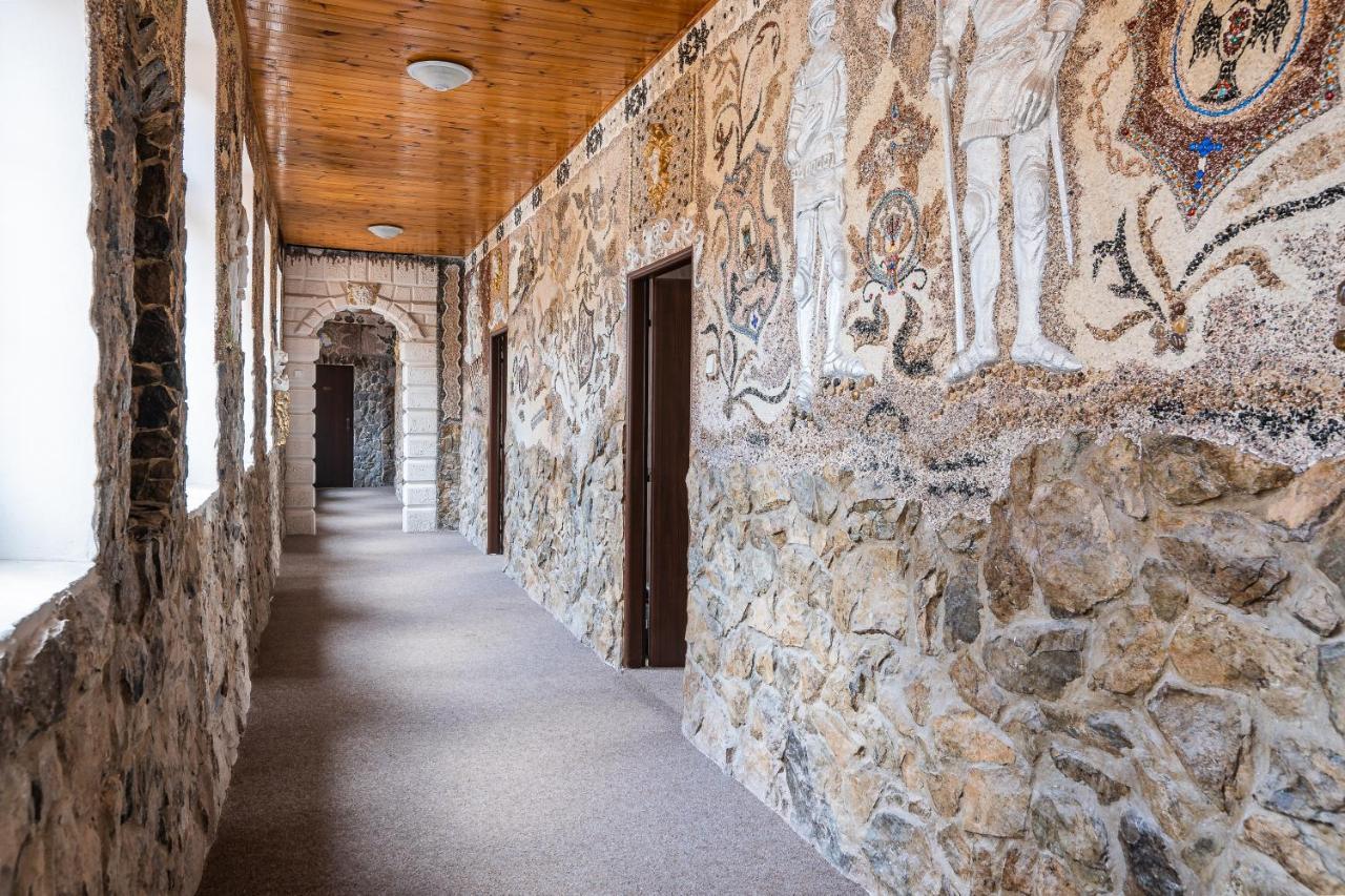 Penzion Hrad Doubravka Teplice Extérieur photo