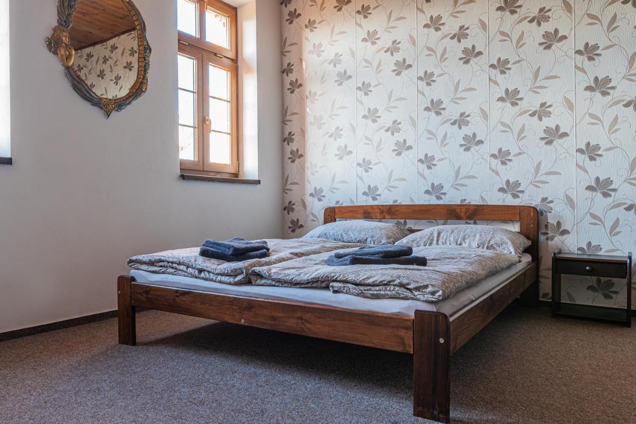 Penzion Hrad Doubravka Teplice Extérieur photo