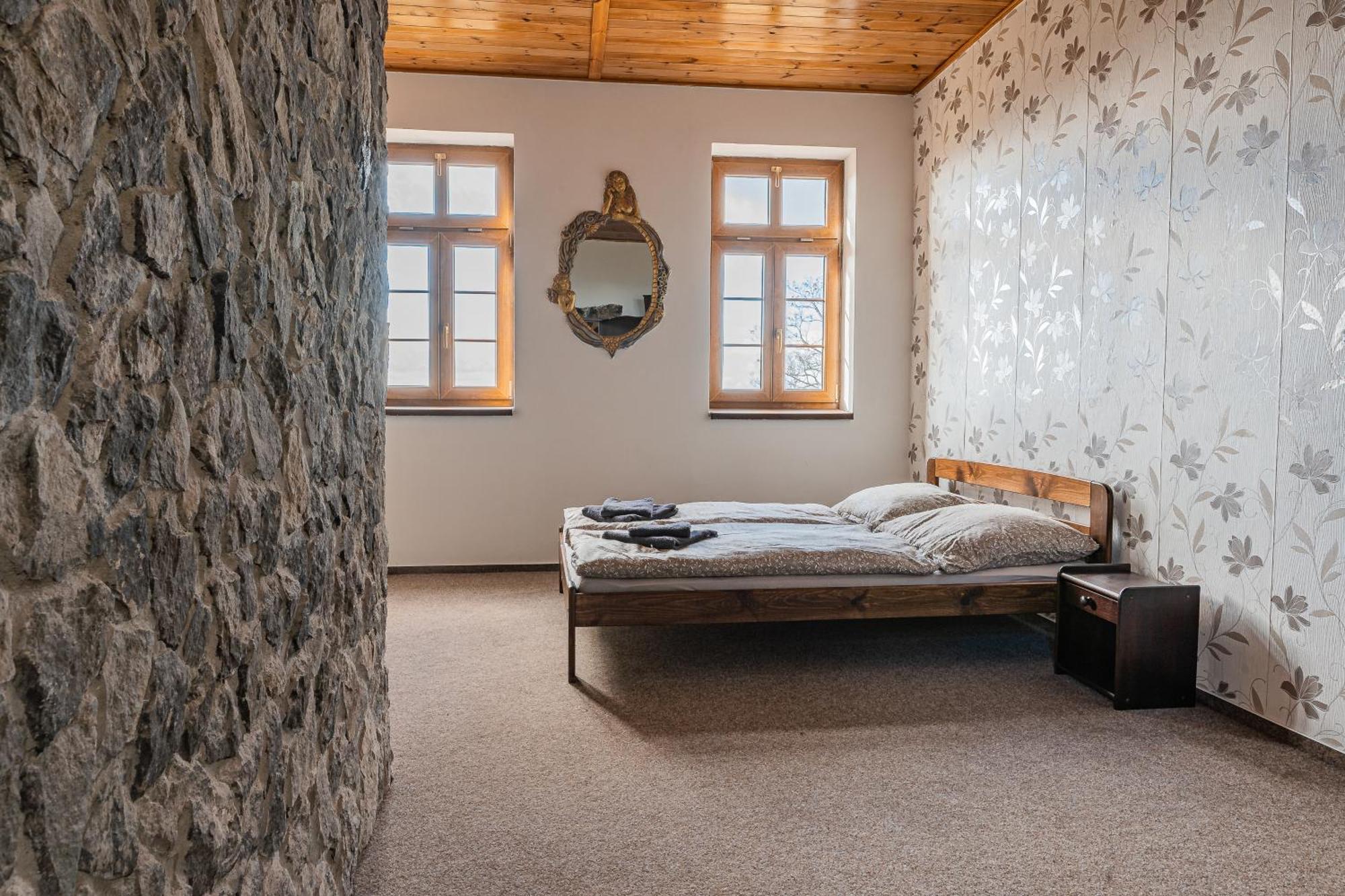 Penzion Hrad Doubravka Teplice Extérieur photo