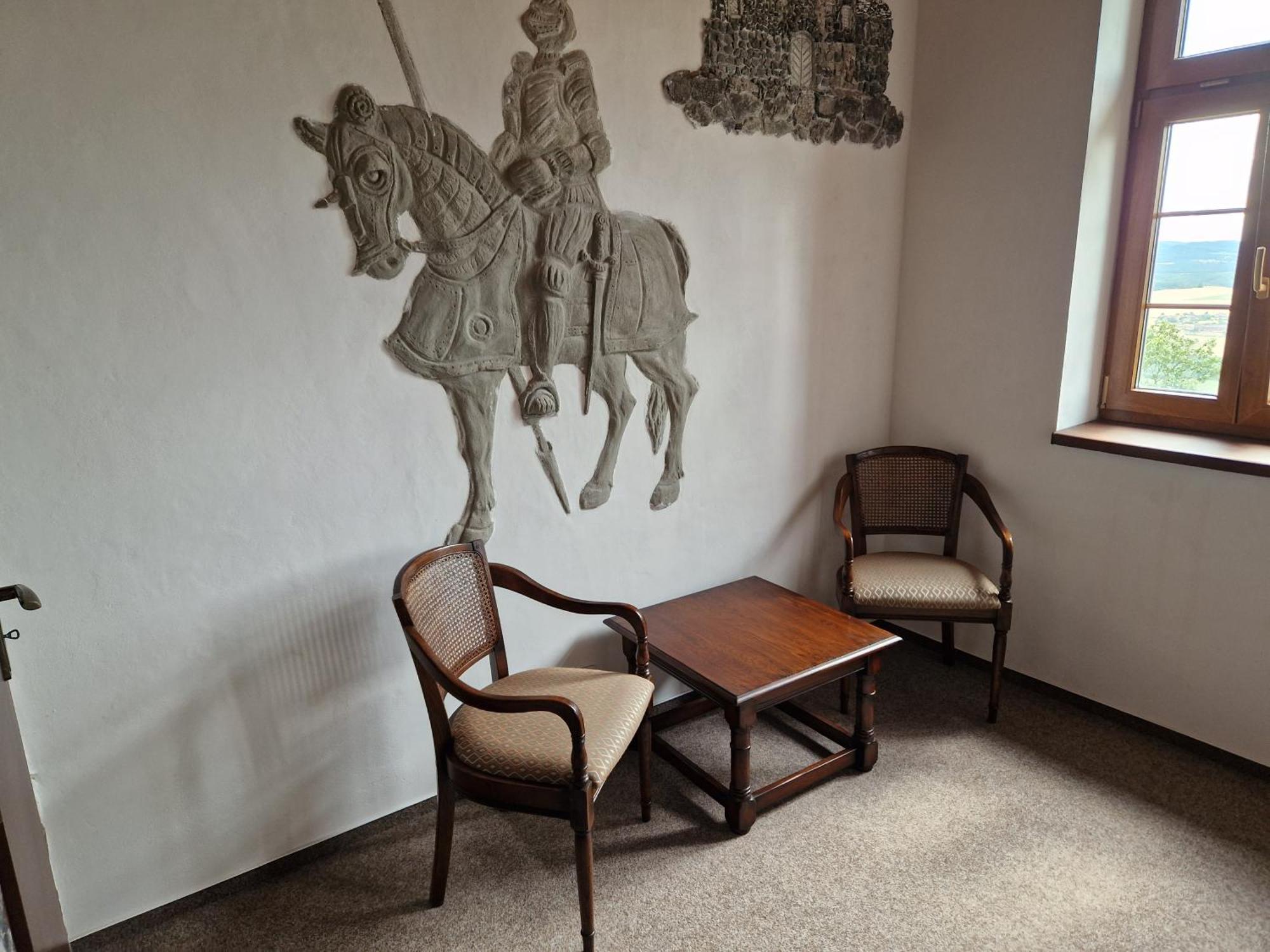 Penzion Hrad Doubravka Teplice Extérieur photo